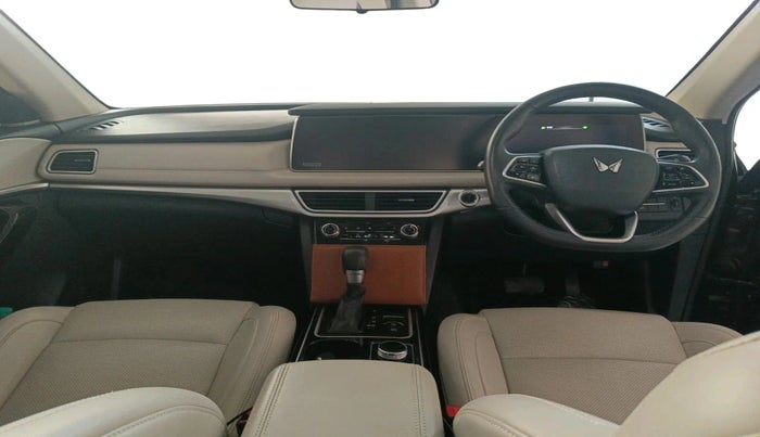 2023 Mahindra XUV700 AX 7 LUXURY D AT 7 STR, Diesel, Automatic, 62,835 km, interior