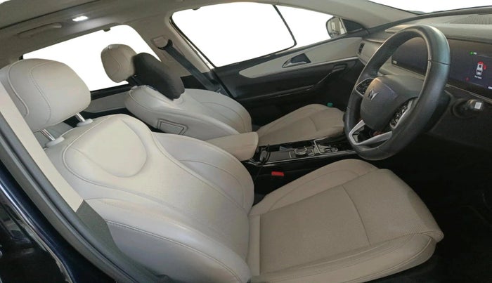 2023 Mahindra XUV700 AX 7 LUXURY D AT 7 STR, Diesel, Automatic, 62,835 km, interior