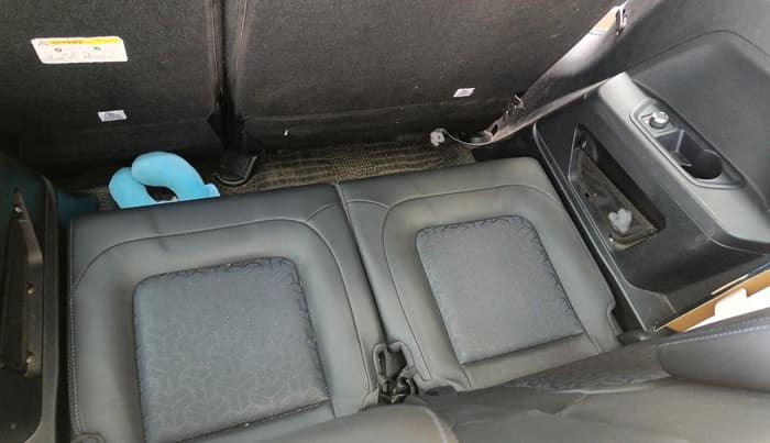 2022 Tata Safari XZ PLUS DARK EDITION, Diesel, Manual, 73,684 km, interior