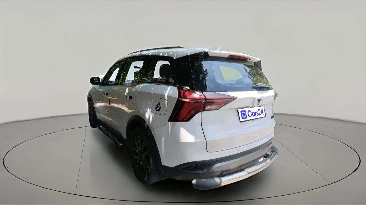 2023 Mahindra XUV700 AX 7 LUXURY P AT 7 STR, Petrol, Automatic, 52,167 km, exterior