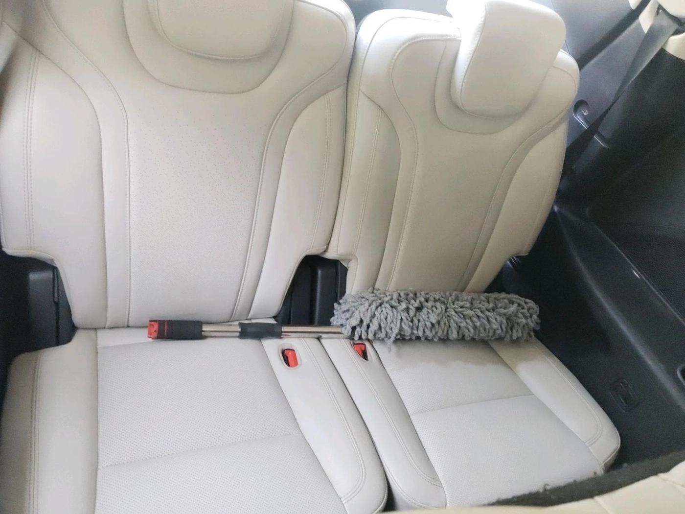 2023 Mahindra XUV700 AX 7 LUXURY P AT 7 STR, Petrol, Automatic, 52,167 km, interior