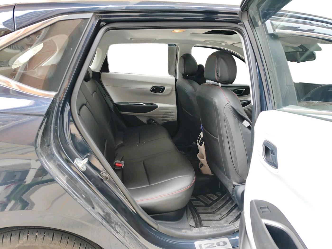 2025 Hyundai NEW I20 ASTA (O) 1.2 IVT, Petrol, Automatic, 24,161 km, interior