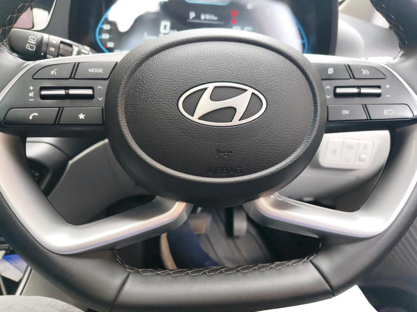 2025 Hyundai NEW I20 ASTA (O) 1.2 IVT, Petrol, Automatic, 24,161 km, interior