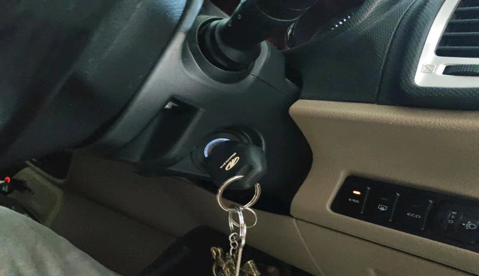 2017 Mahindra TUV300 T10, Diesel, Manual, 91,502 km, interior