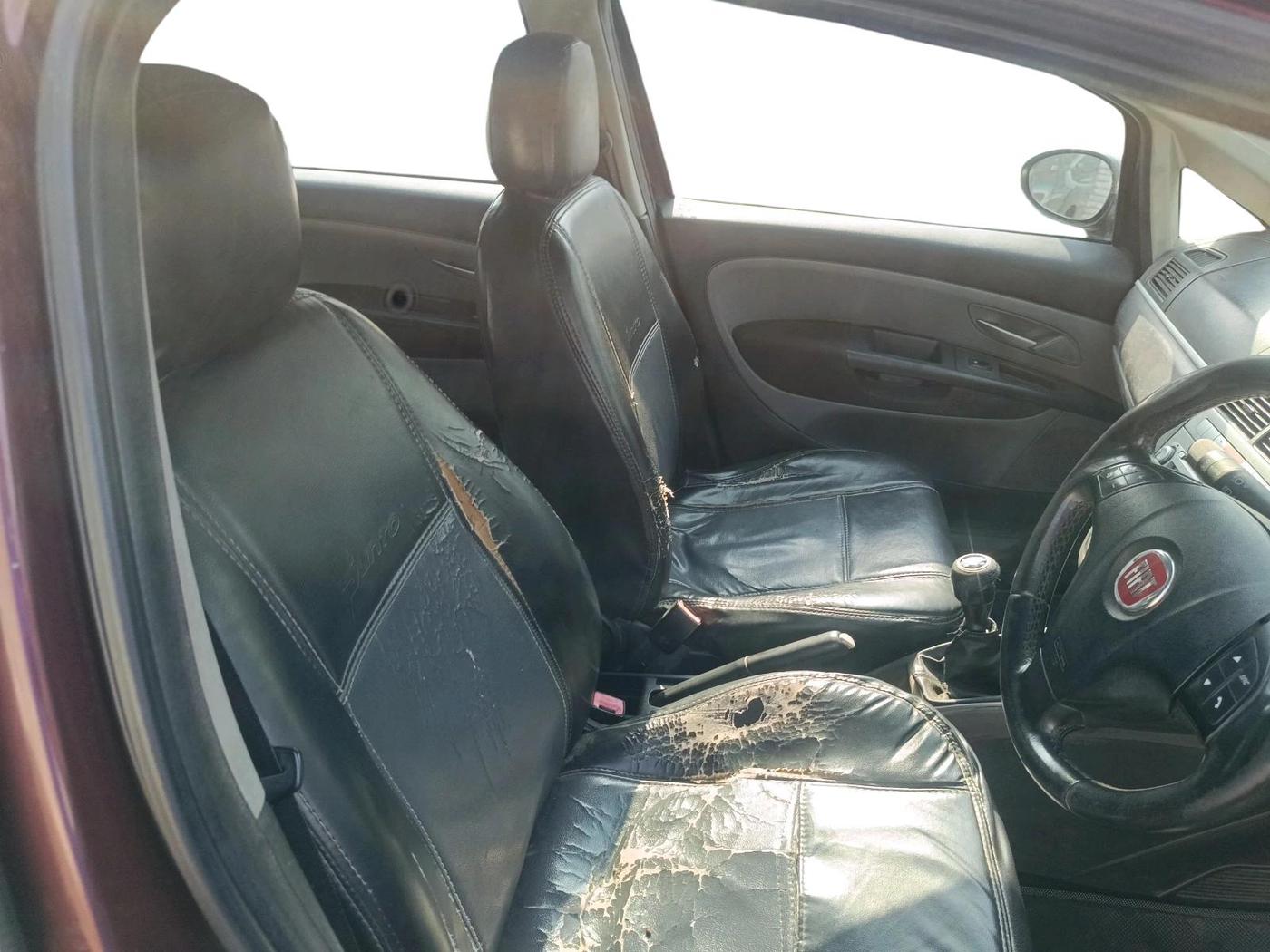 2011 Fiat Grand Punto EMOTION 1.3, Diesel, Manual, 1,00,000 km, interior