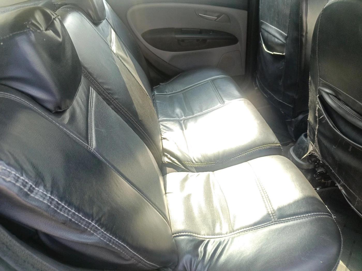 2011 Fiat Grand Punto EMOTION 1.3, Diesel, Manual, 1,00,000 km, interior