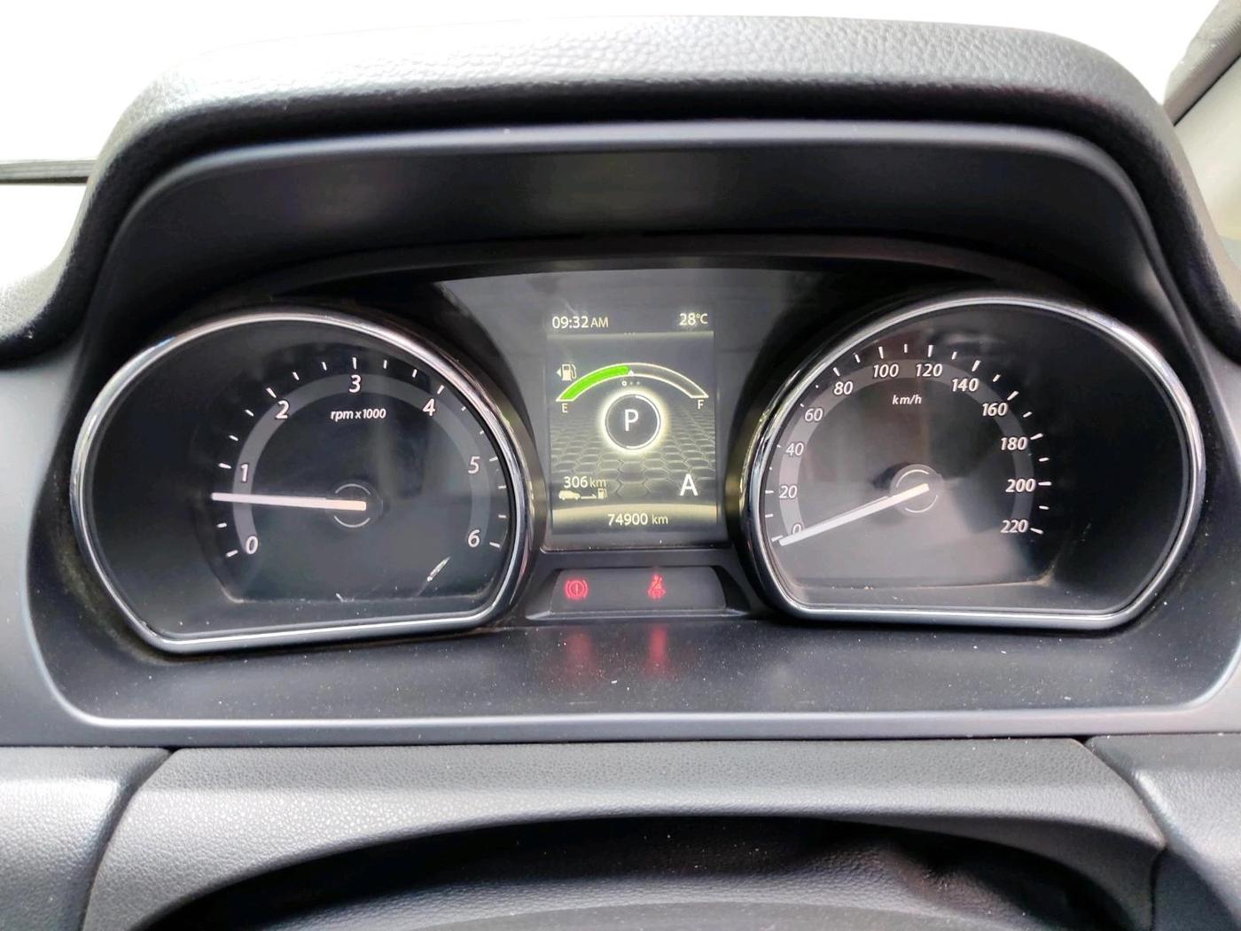 2017 Tata Hexa XMA 4X2 7 STR, Diesel, Automatic, 74,900 km, interior
