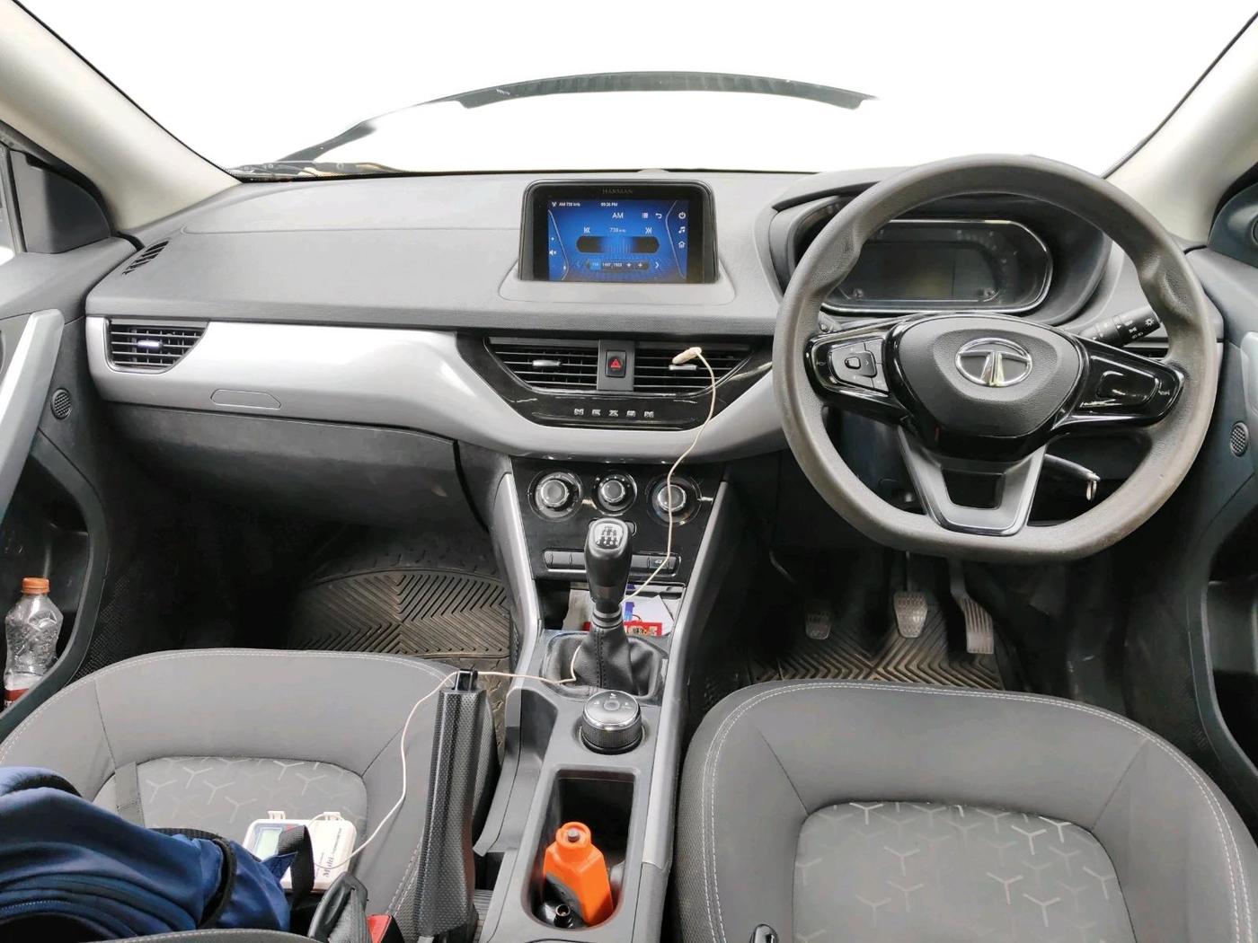 2023 Tata NEXON XM PLUS SUNROOF PETROL, Petrol, Manual, 40,557 km, interior