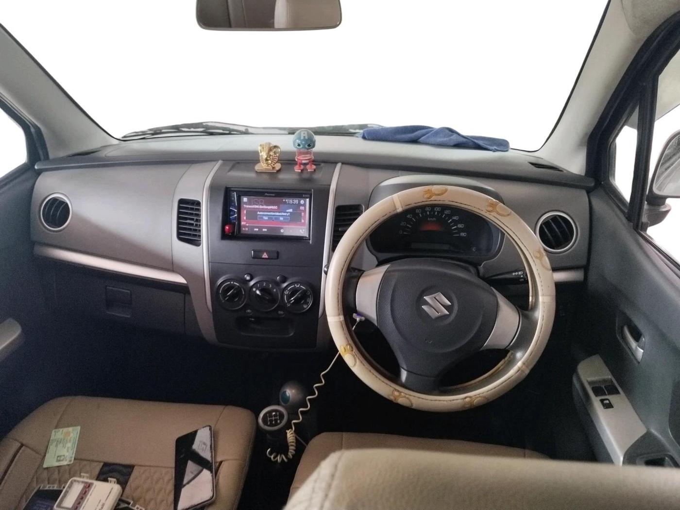 2011 Maruti Wagon R 1.0 LXI, Petrol, Manual, 1,25,491 km, interior