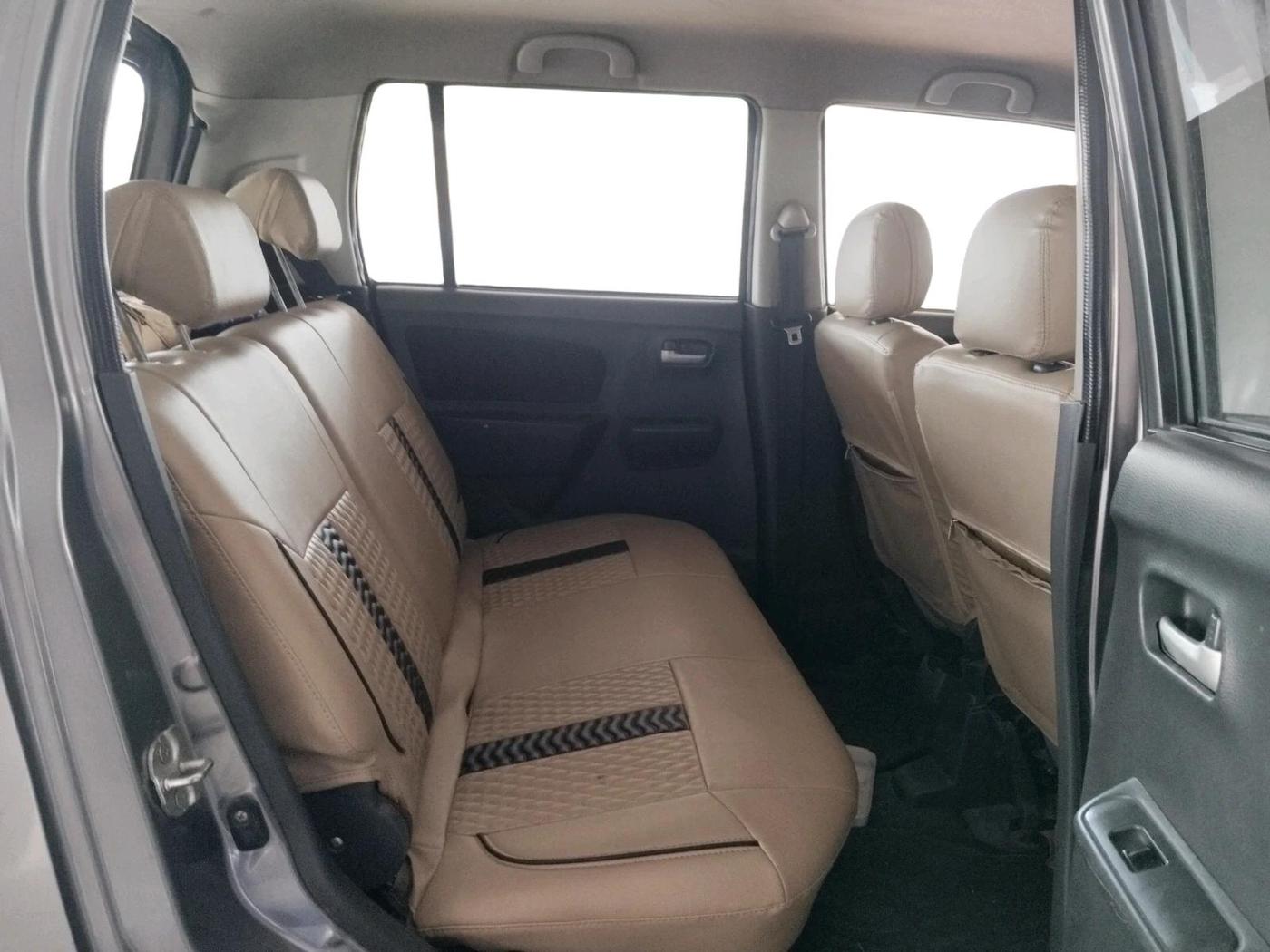 2011 Maruti Wagon R 1.0 LXI, Petrol, Manual, 1,25,491 km, interior