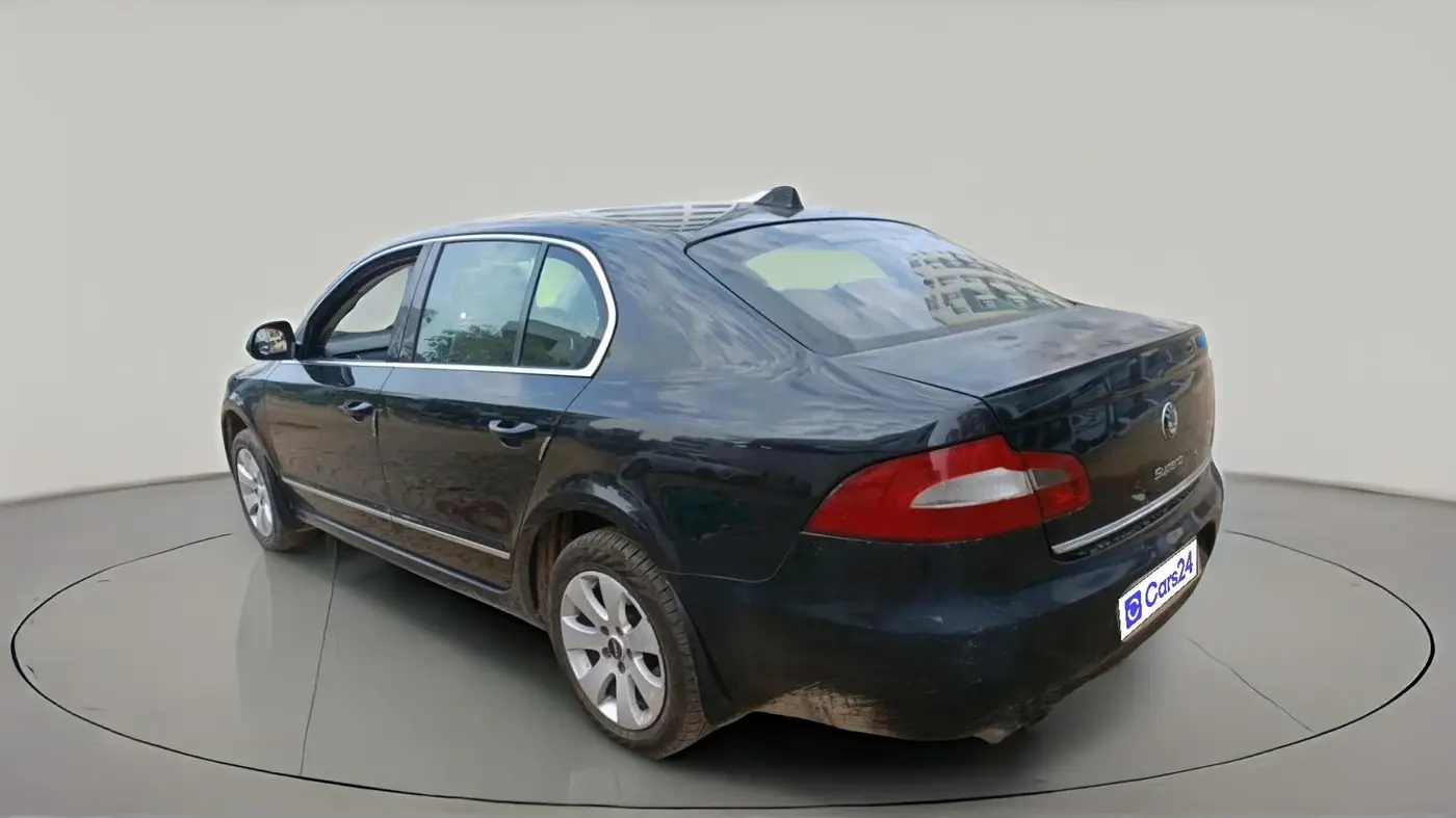 2012 Skoda Superb ELEGANCE 2.0 TDI CR AT, Diesel, Automatic, 1,76,000 km, exterior