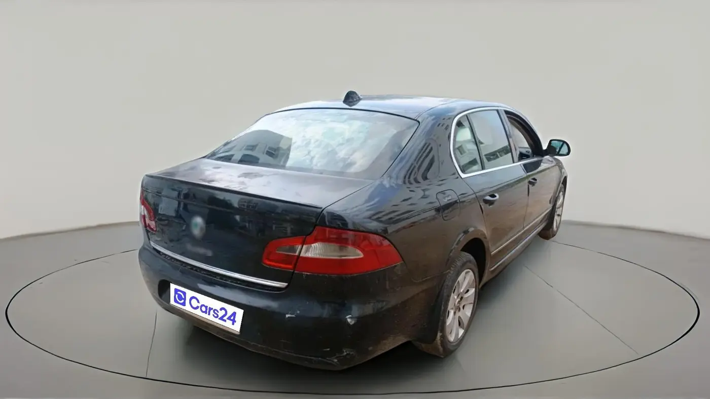 2012 Skoda Superb ELEGANCE 2.0 TDI CR AT, Diesel, Automatic, 1,76,000 km, exterior