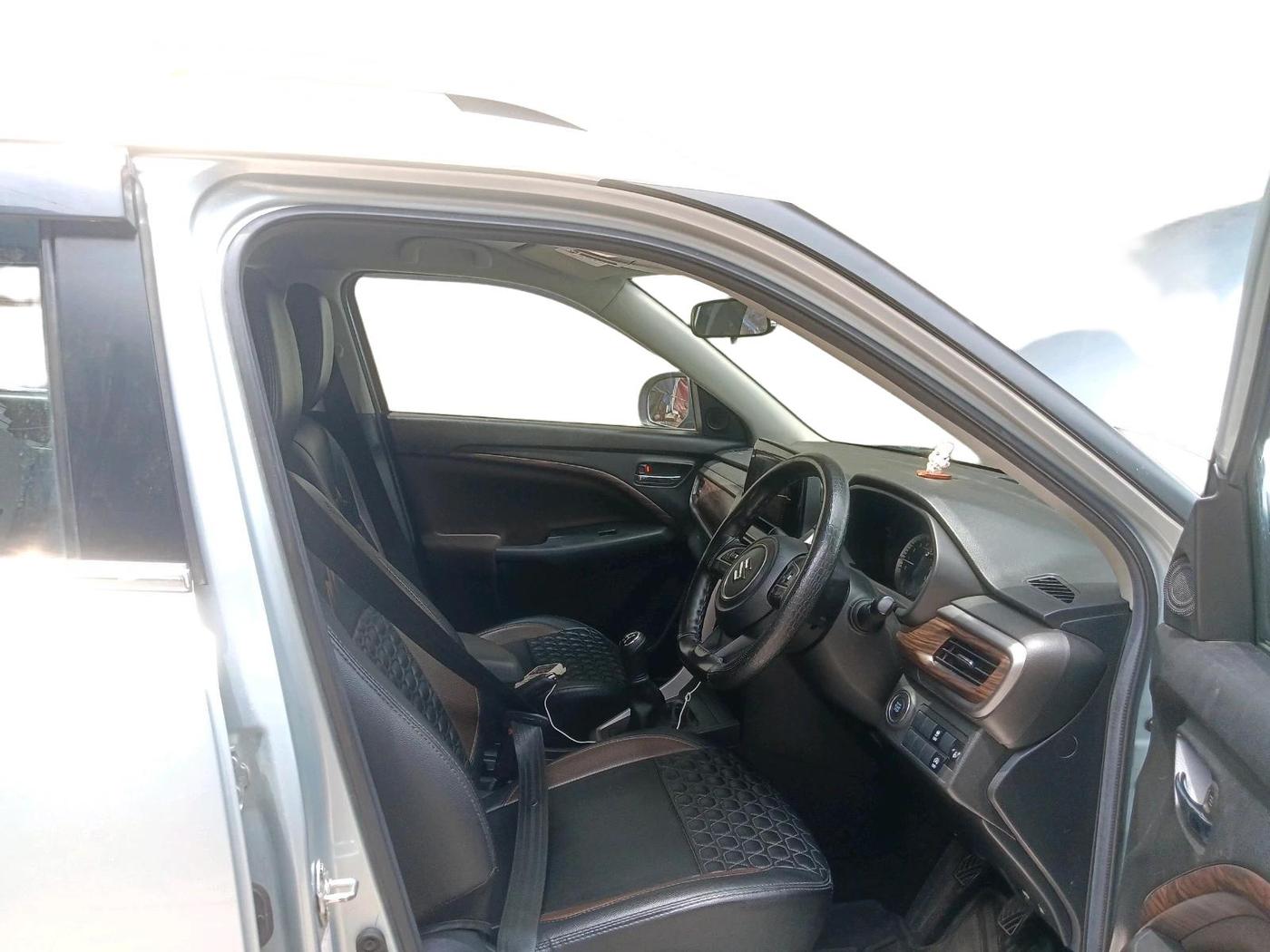 2024 Maruti BREZZA ZXI, Petrol, Manual, 30,416 km, interior