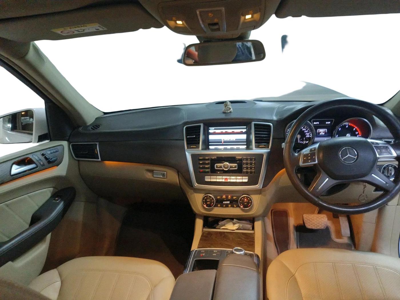2014 Mercedes Benz GL Class 350 CDI 4Matic, Diesel, Automatic, 62,722 km, interior