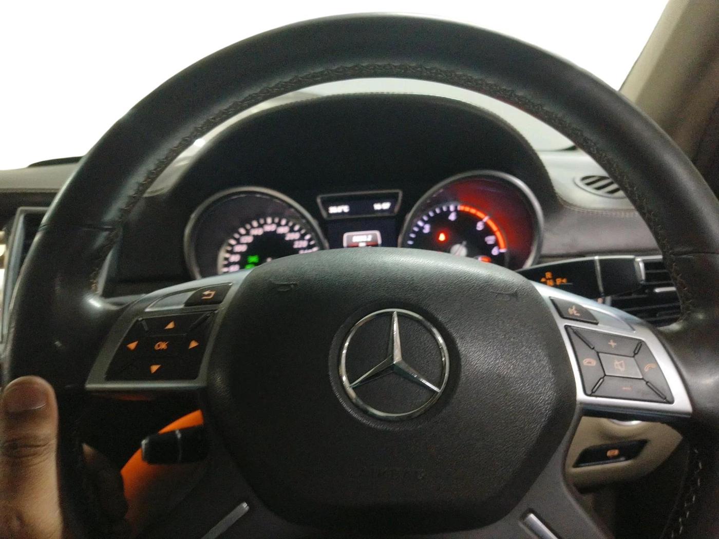2014 Mercedes Benz GL Class 350 CDI 4Matic, Diesel, Automatic, 62,722 km, interior