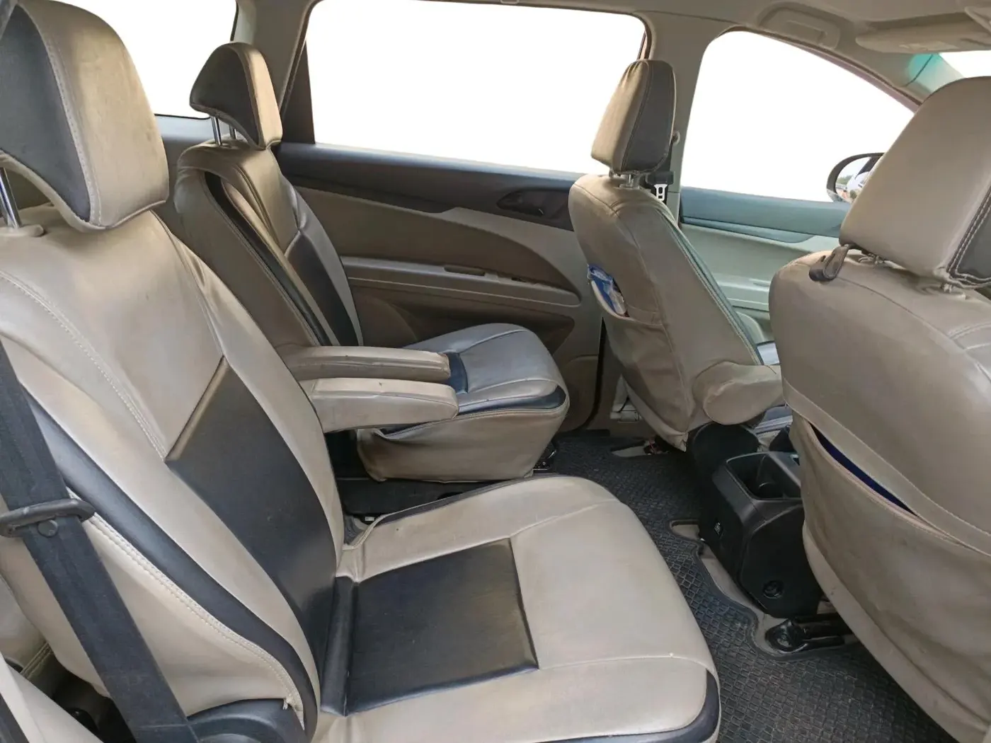 2019 Mahindra MARAZZO M4 7 STR, Diesel, Manual, 1,29,882 km, interior
