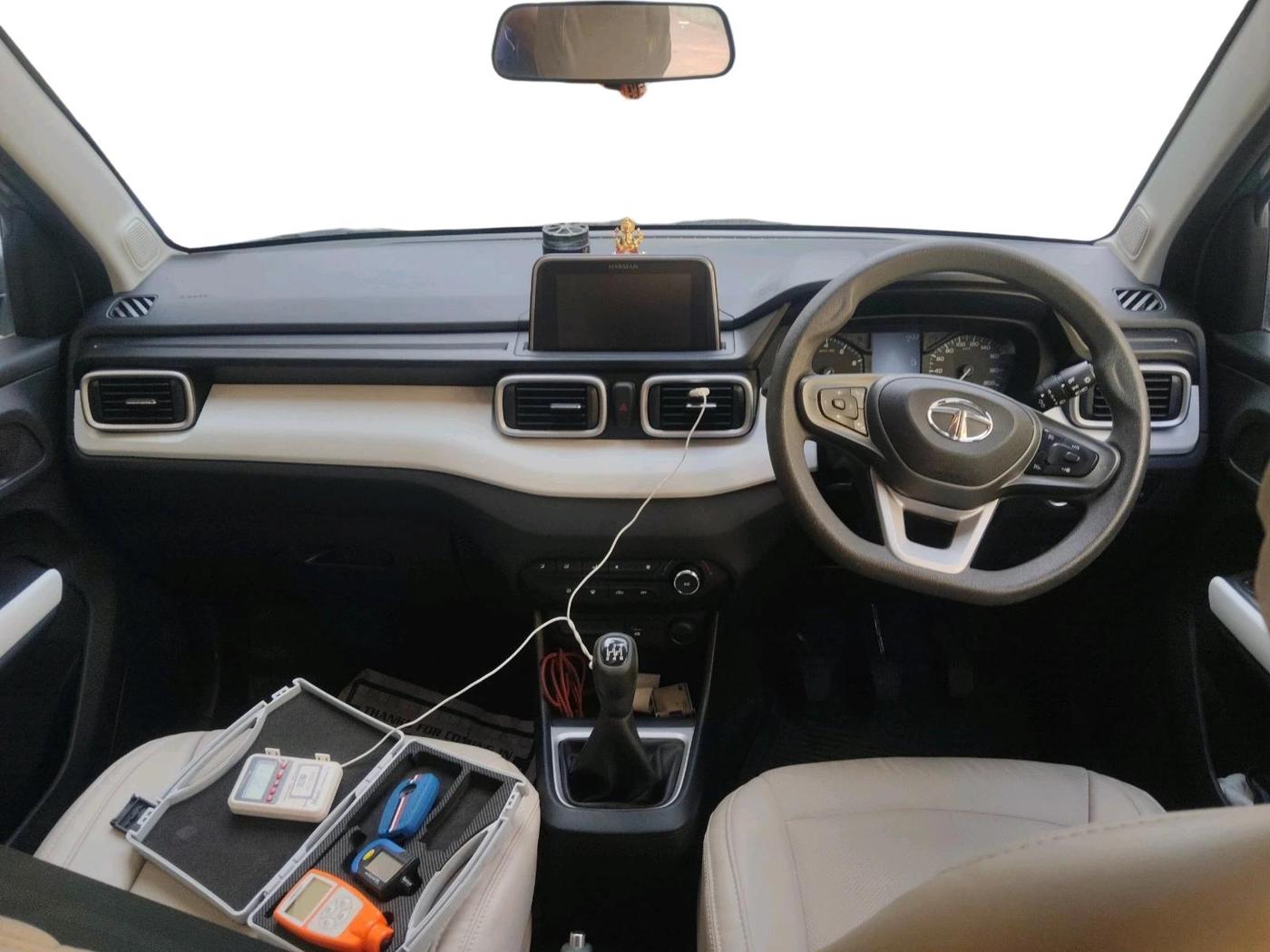 2022 Tata PUNCH ACCOMPLISHED MT, Petrol, Manual, 5,258 km, interior