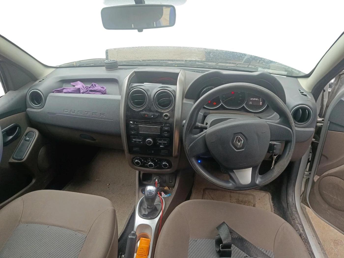 2016 Renault Duster 110 PS RXL 4X2 AMT, Diesel, Automatic, 1,05,848 km, interior
