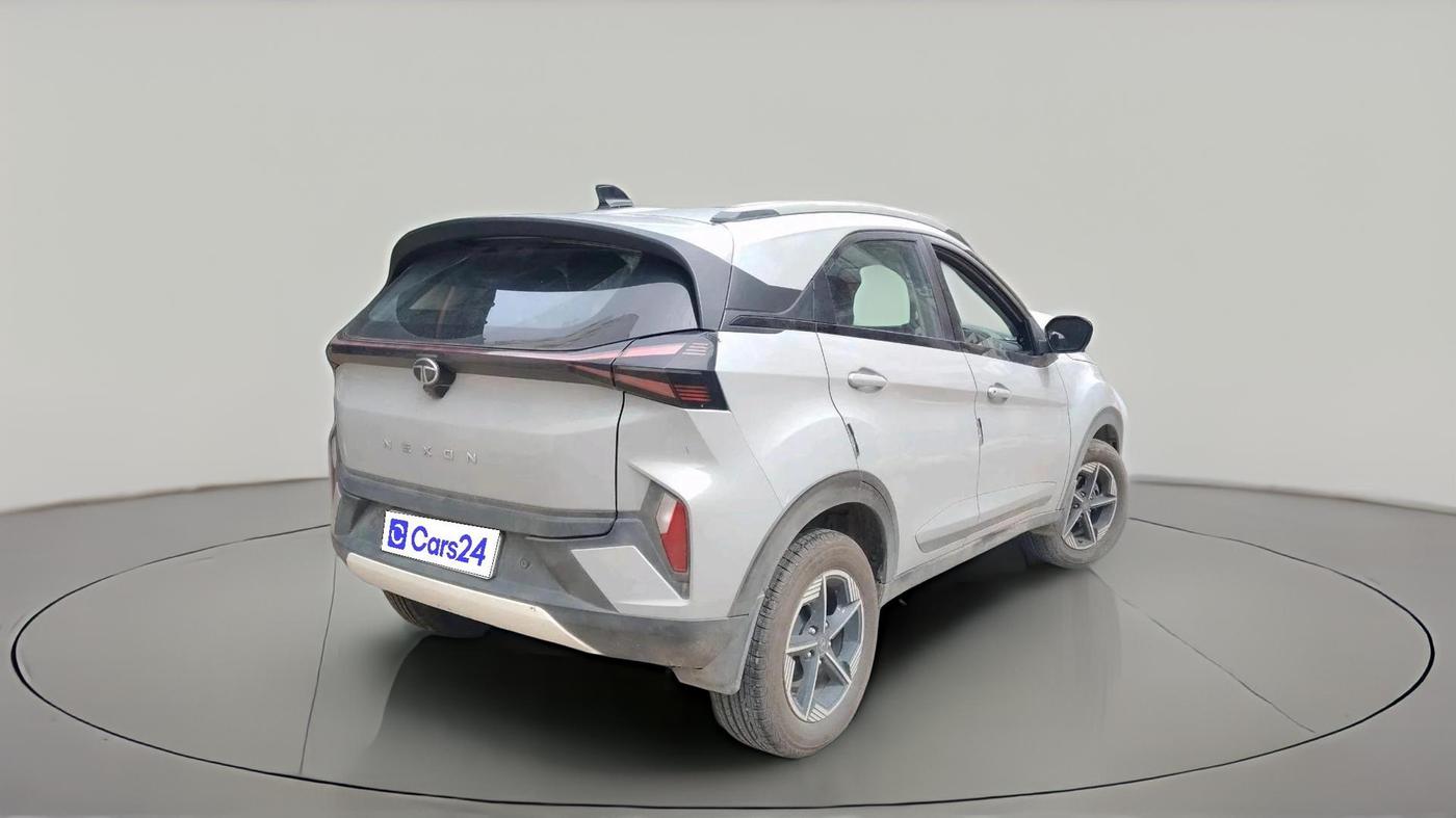 2025 Tata NEXON CREATIVE AMT 1.5 DIESEL, Diesel, Automatic, 16,163 km, exterior