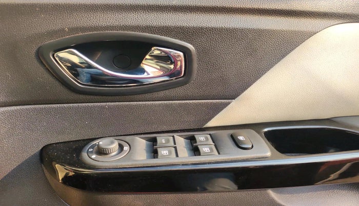 2019 Renault Captur PLATINE PETROL DUAL TONE, Petrol, Manual, 24,660 km, interior