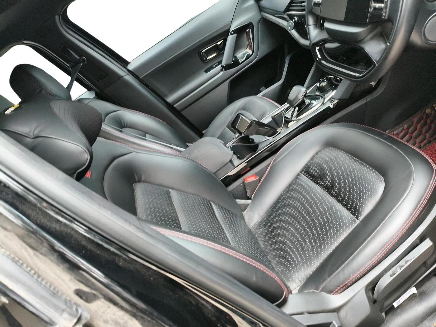 2024 Tata Harrier PURE PLUS S DARK EDITION AT, Diesel, Automatic, 42,265 km, interior