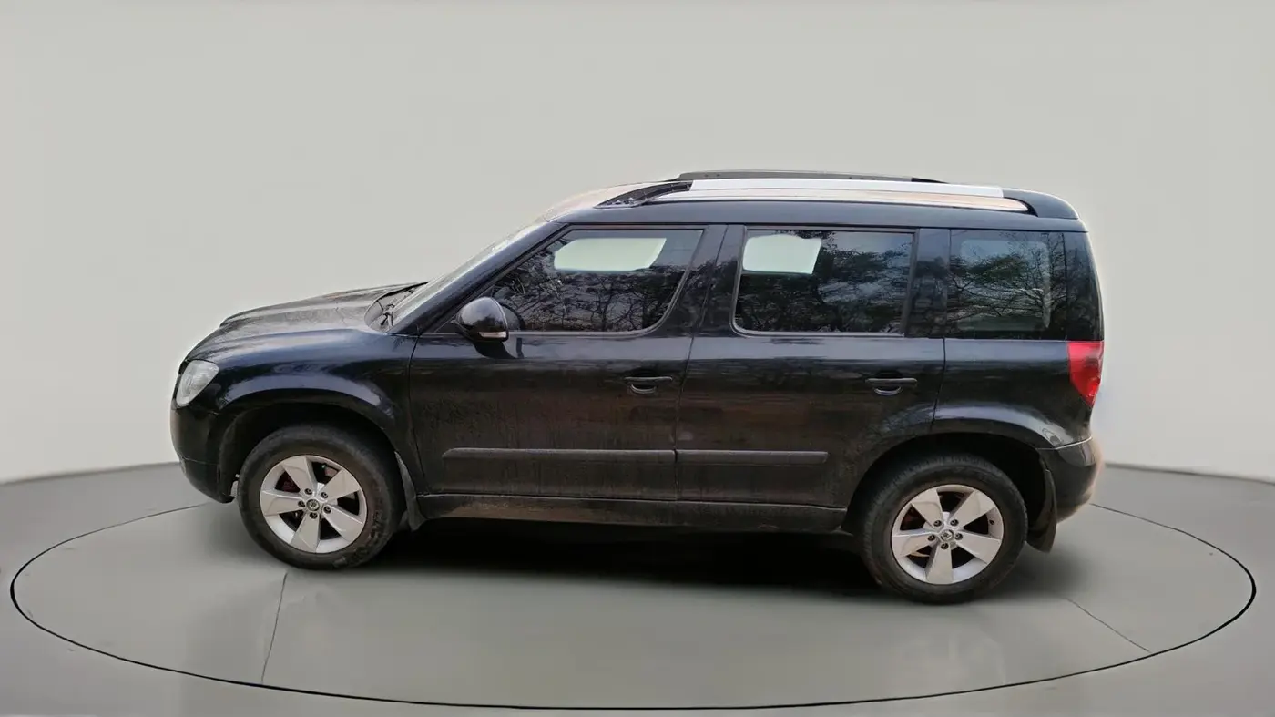2011 Skoda Yeti ACTIVE 2.0 TDI CR 4X2, Diesel, Manual, 2,16,987 km, exterior
