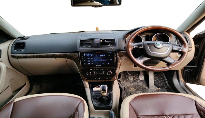 2011 Skoda Yeti ACTIVE 2.0 TDI CR 4X2, Diesel, Manual, 2,16,987 km, interior