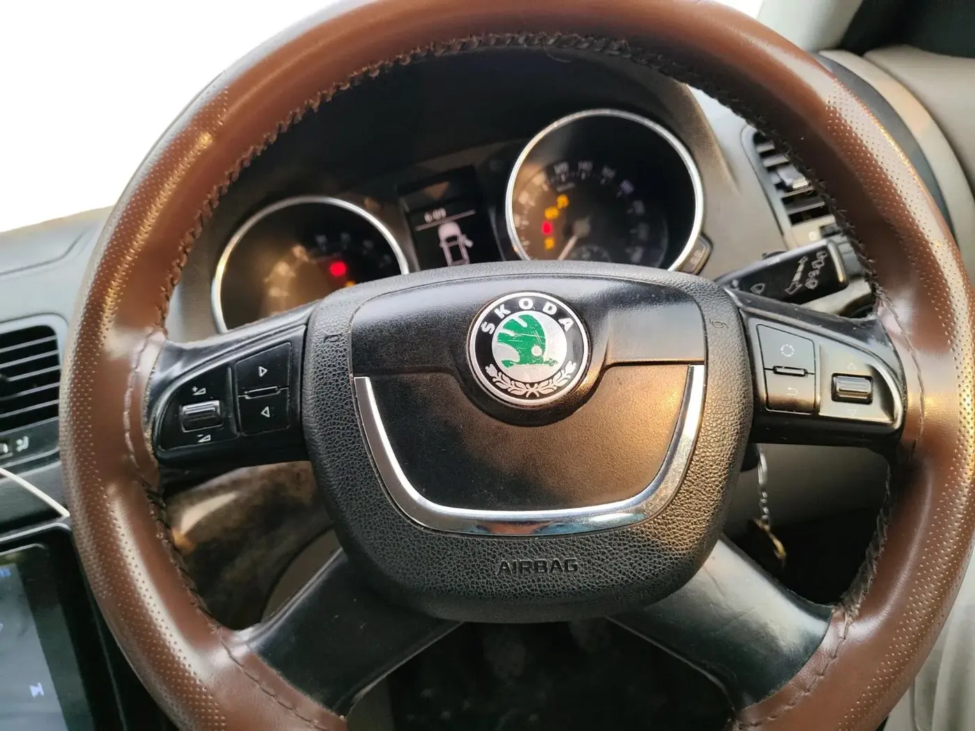2011 Skoda Yeti ACTIVE 2.0 TDI CR 4X2, Diesel, Manual, 2,16,987 km, interior