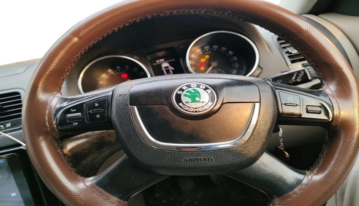 2011 Skoda Yeti ACTIVE 2.0 TDI CR 4X2, Diesel, Manual, 2,16,987 km, interior