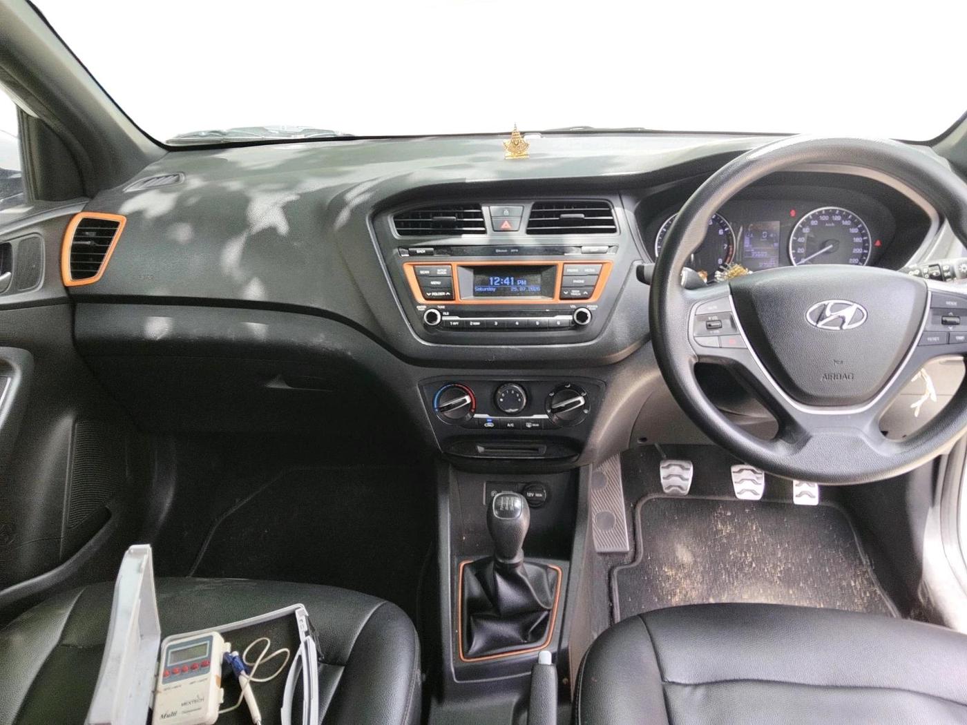 2016 Hyundai i20 Active 1.2 S, Petrol, Manual, 87,587 km, interior
