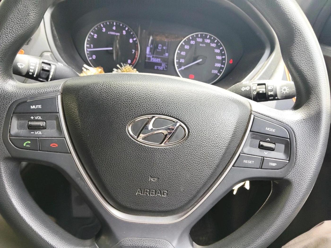 2016 Hyundai i20 Active 1.2 S, Petrol, Manual, 87,587 km, interior