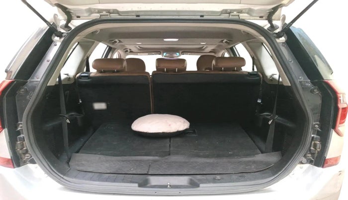 2018 Mahindra XUV500 W11 AT, Diesel, Automatic, 1,78,753 km, exterior