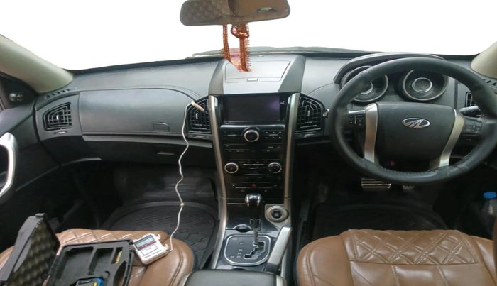 2018 Mahindra XUV500 W11 AT, Diesel, Automatic, 1,78,753 km, interior
