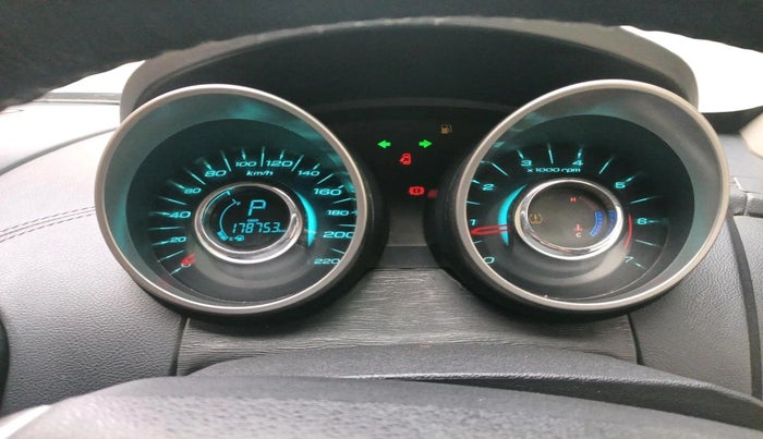 2018 Mahindra XUV500 W11 AT, Diesel, Automatic, 1,78,753 km, interior