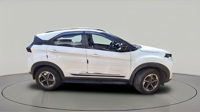2025 Tata NEXON CREATIVE 1.2 REVOTRON 7 DCA, Petrol, Automatic, 22,805 km, exterior