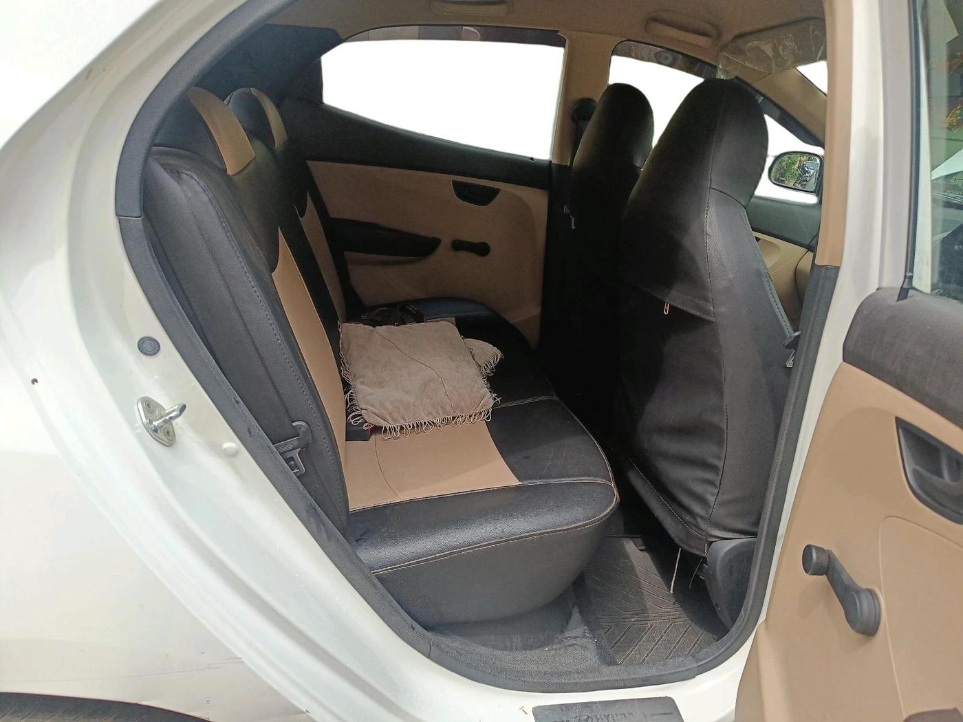 2015 Hyundai Eon MAGNA +, Petrol, Manual, 32,873 km, interior