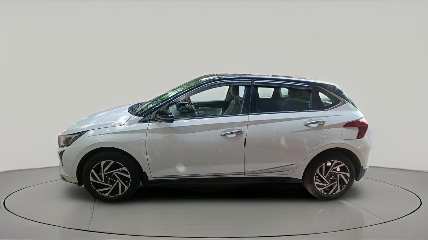 2025 Hyundai NEW I20 ASTA (O) 1.2 MT DUAL TONE, Petrol, Manual, 597 km, exterior