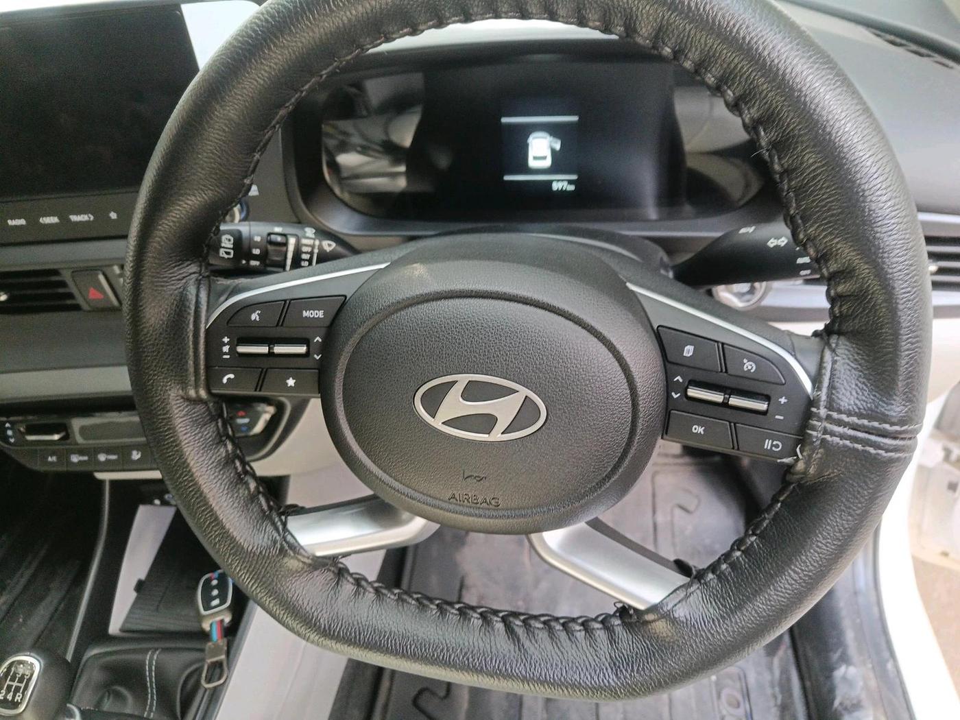 2025 Hyundai NEW I20 ASTA (O) 1.2 MT DUAL TONE, Petrol, Manual, 597 km, interior