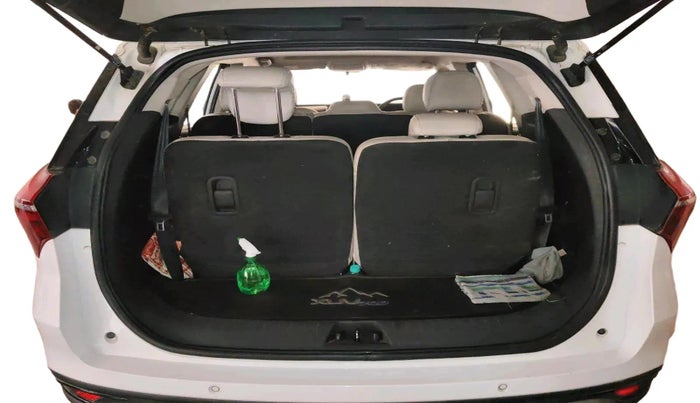 2022 Mahindra XUV700 AX 5 D AT 7 STR, Diesel, Automatic, 65,021 km, exterior