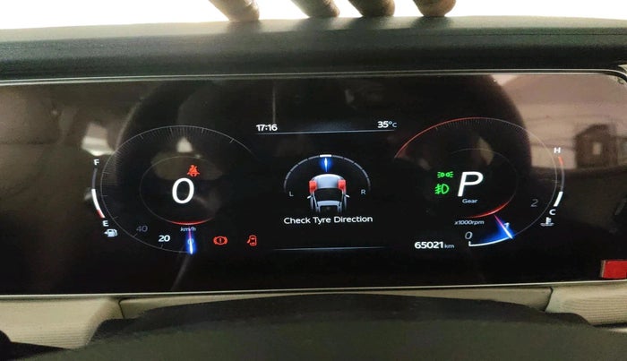 2022 Mahindra XUV700 AX 5 D AT 7 STR, Diesel, Automatic, 65,021 km, interior