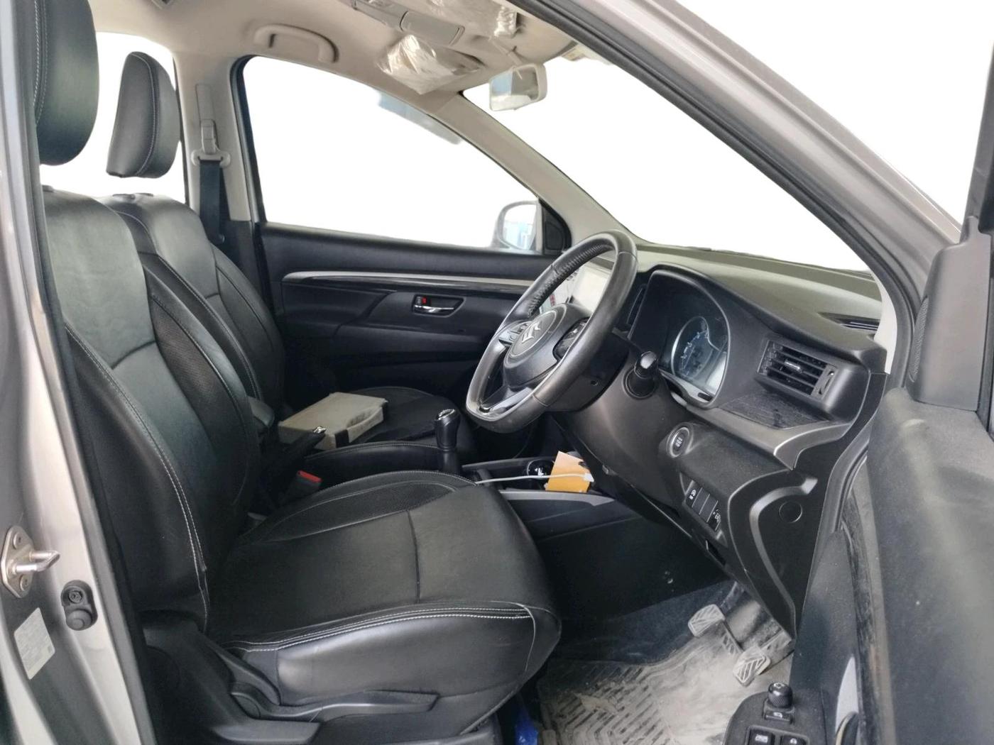 2022 Maruti XL6 ALPHA MT, Petrol, Manual, 43,323 km, interior