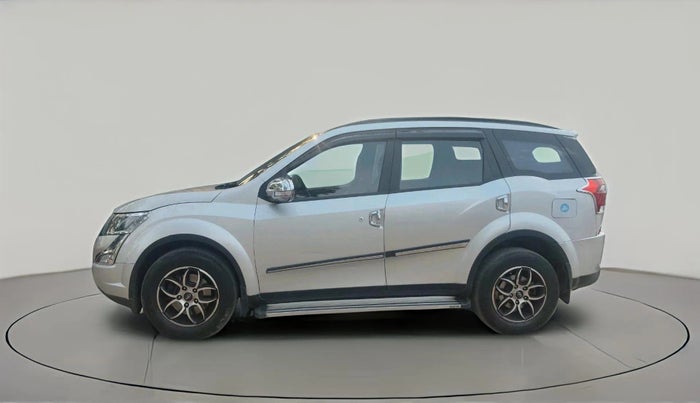 2020 Mahindra XUV500 W7, Diesel, Manual, 68,747 km, exterior
