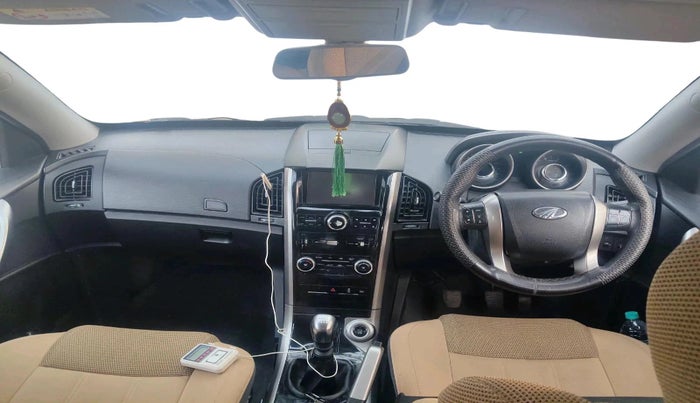 2020 Mahindra XUV500 W7, Diesel, Manual, 68,747 km, interior
