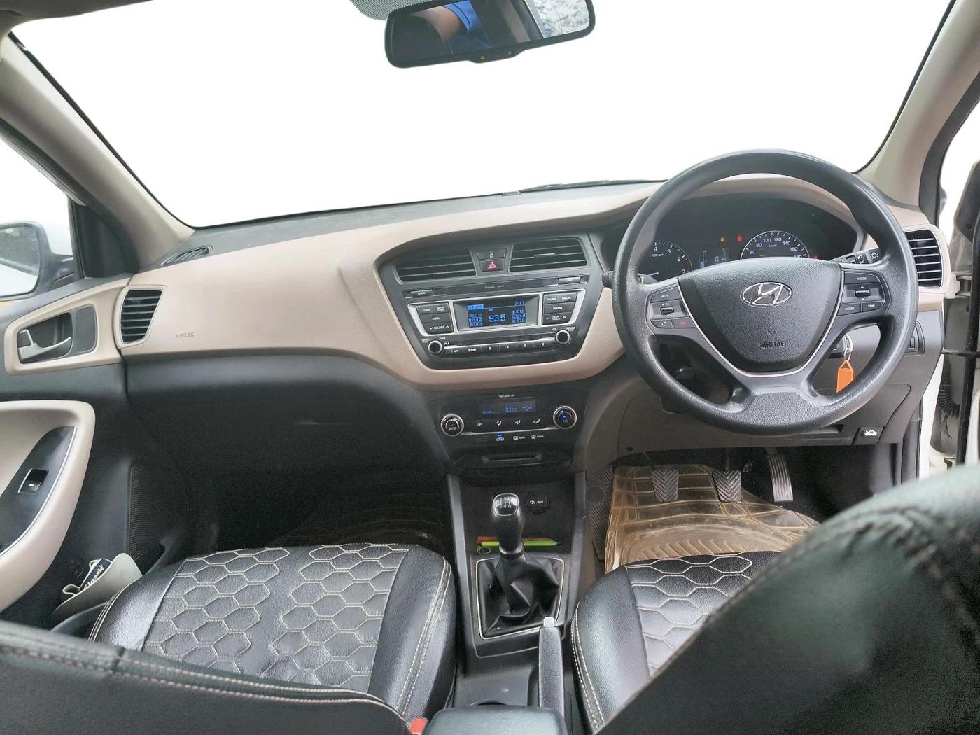 2016 Hyundai Elite i20 SPORTZ 1.2, Petrol, Manual, 1,04,732 km, interior