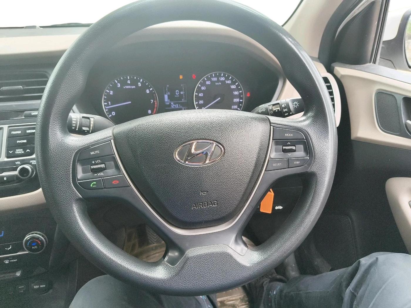 2016 Hyundai Elite i20 SPORTZ 1.2, Petrol, Manual, 1,04,732 km, interior