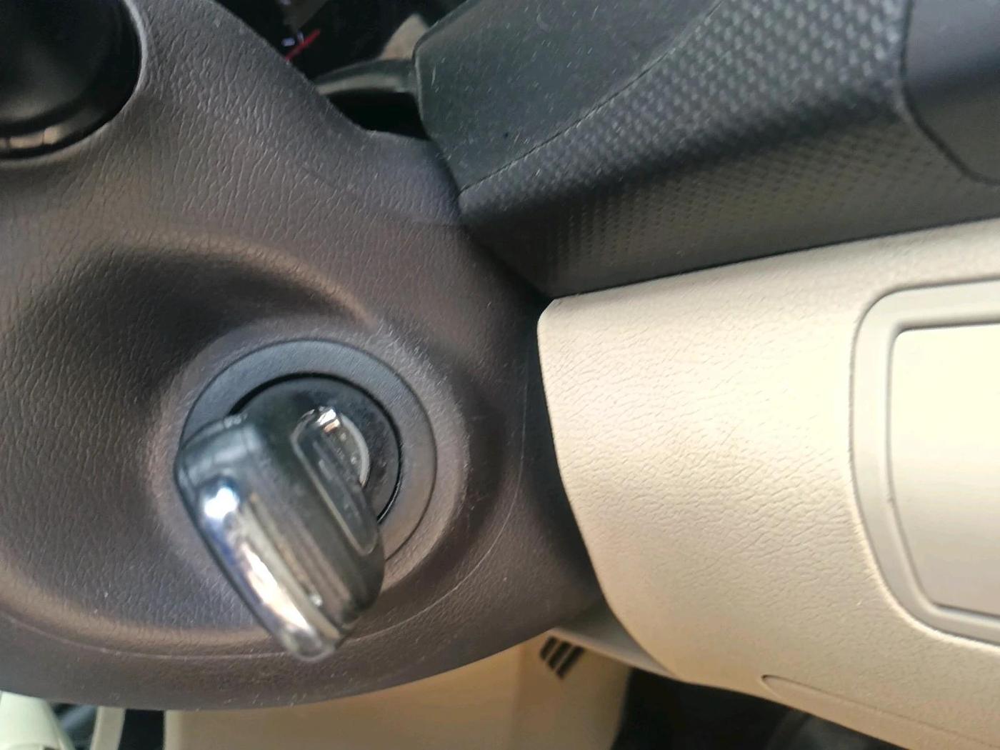 2014 Hyundai Verna FLUIDIC 1.6 CRDI SX, Diesel, Manual, 1,12,218 km, interior