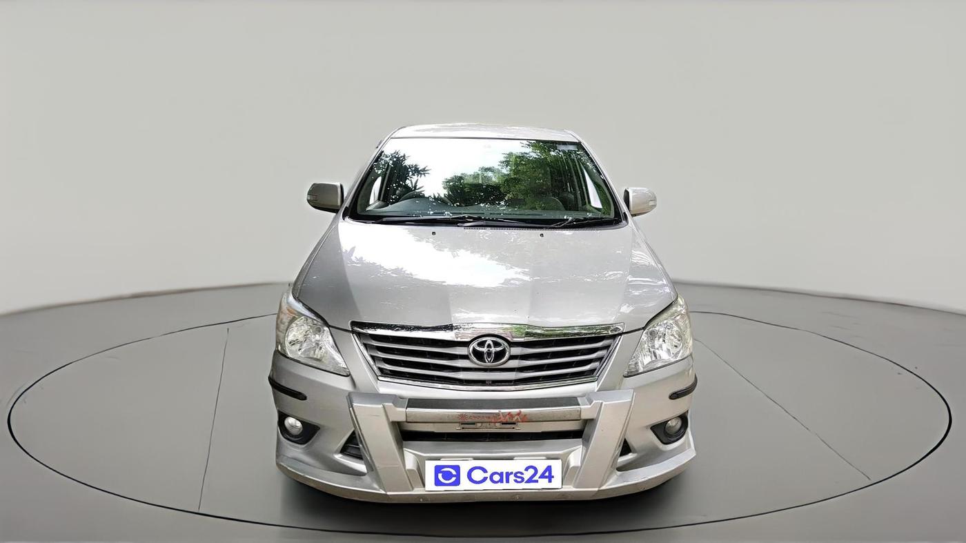 2012 Toyota Innova 2.5 VX 7 STR, Diesel, Manual, 90,076 km, exterior