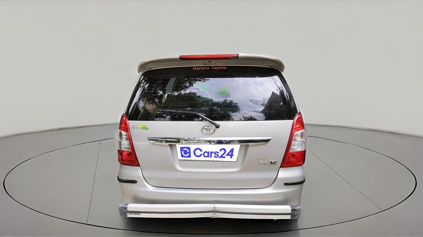 2012 Toyota Innova 2.5 VX 7 STR, Diesel, Manual, 90,076 km, exterior