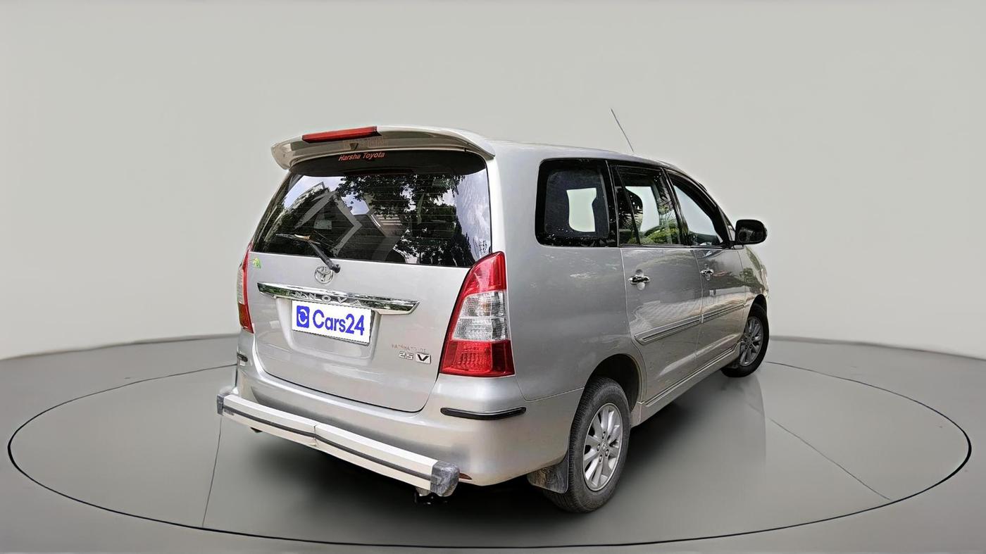 2012 Toyota Innova 2.5 VX 7 STR, Diesel, Manual, 90,076 km, exterior