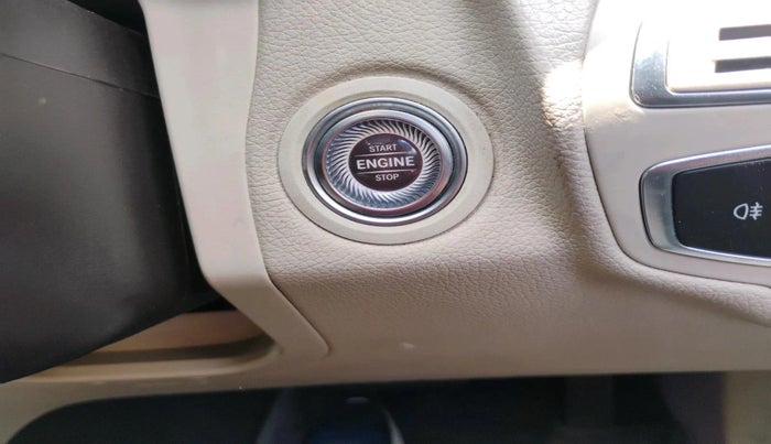2019 Mercedes Benz GLC CLASS 220 D 4 MATIC, Diesel, Automatic, 1,00,805 km, interior
